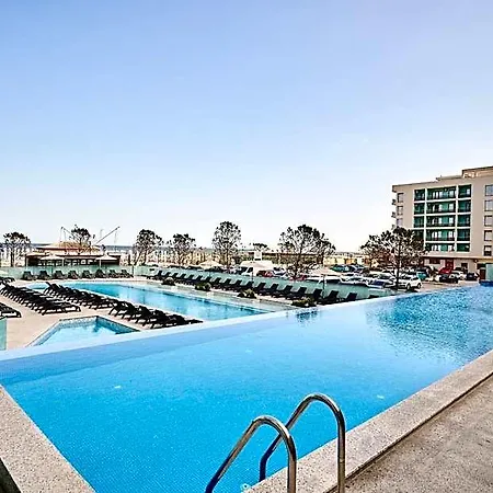 La By Infinity & Hotel Constanta
