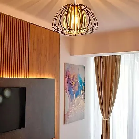 La By Infinity & Hotel 3*