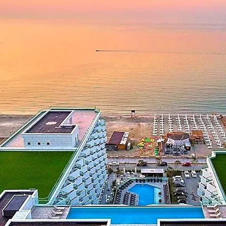 Hotel La By Infinity & 3*