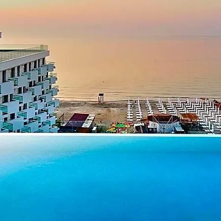 La By Infinity & Hotel